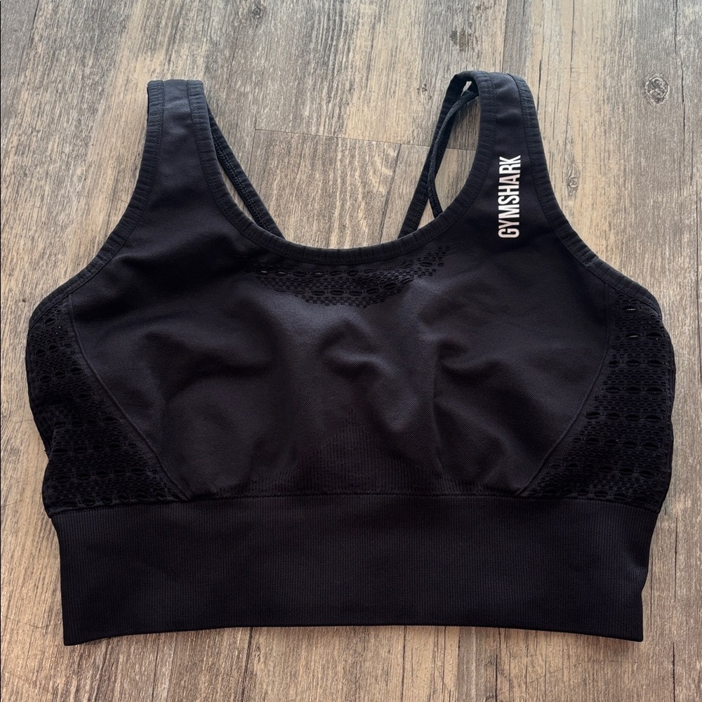 Gymshark black full coverage sports bra size large seamless strappy size medium